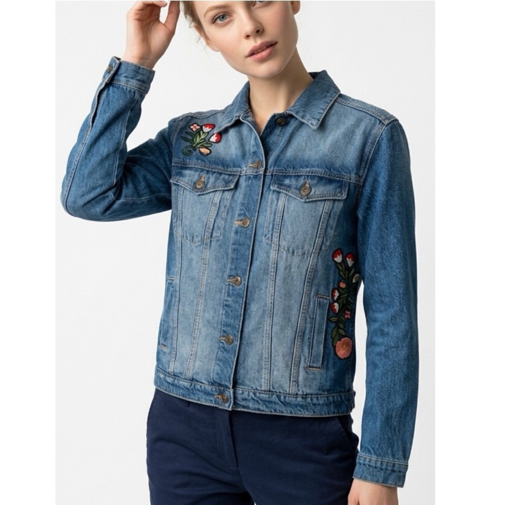 Boho Blue Denim Trucker Jean Jacket Embroidered Floral Patches Size Medium